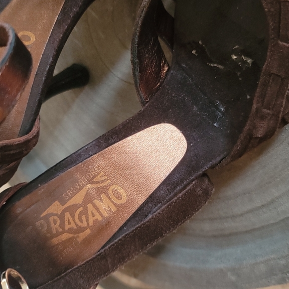 AUTHENTIC Salvatore Ferragamo Suede heels - Picture 7 of 7